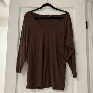 Old Navy Chocolate Long Sleeve V-Neck Tee